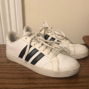 Women’s adidas sneakers size 7.5.